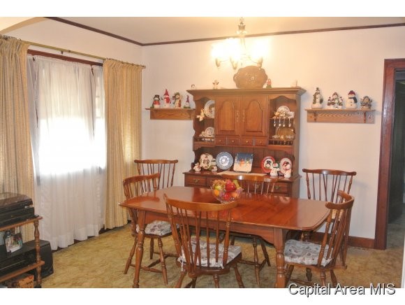 1712 Mound Road Jacksonville, IL 62650 - Photo 11 of 15 Gallery Image 11