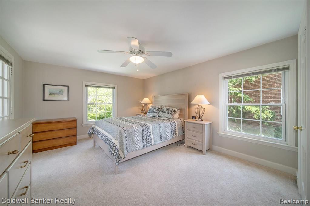 1760 Broadstone Road Grosse Pointe Woods, MI 48236 - Photo 17 of 29