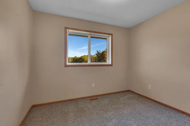 $195,000 | 203 Appaloosa Court, Braham, MN 55006