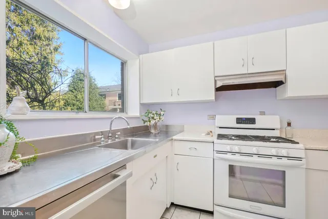 $230,000 | 10612 Montrose Avenue, Unit 102, Bethesda, MD 20814