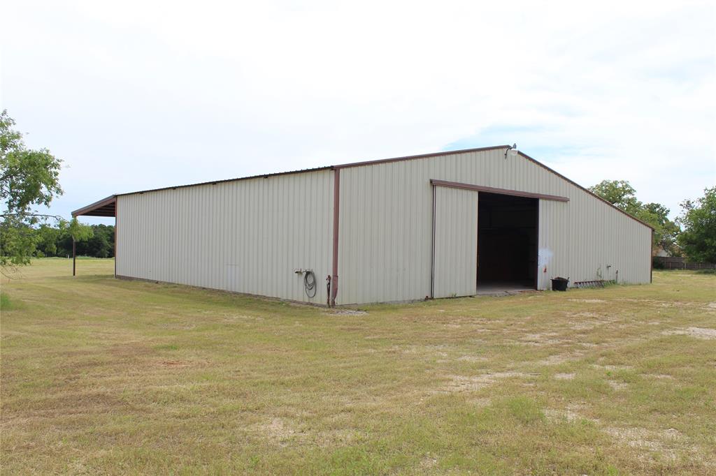 278 County Road 4460 Decatur, TX 76234 - Photo 12 of 19 a view of an empty room