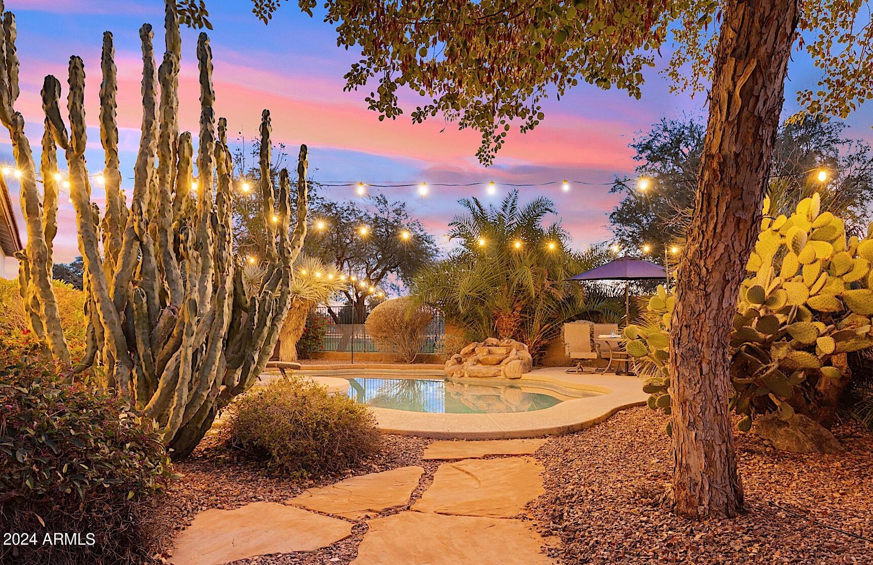 312 South 172nd Drive Goodyear, AZ 85338 - Photo 4 of 40 08-IMG_7366 2