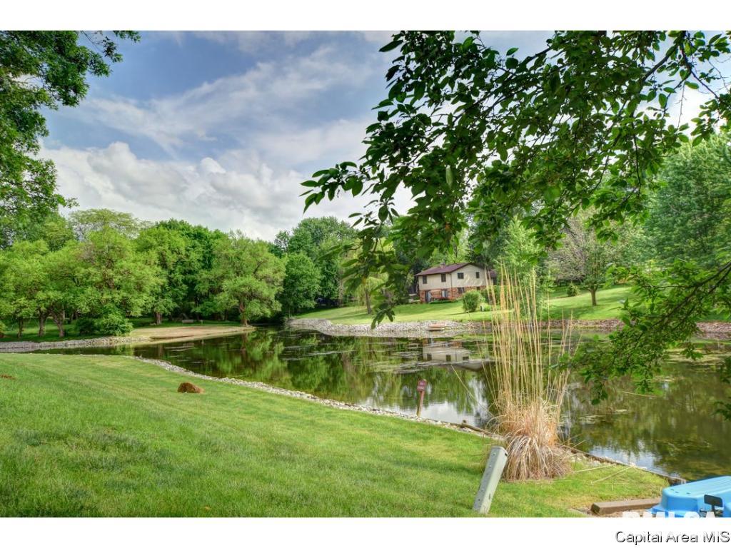 13 Oakbend Court Springfield, IL 62704 - Photo 5 of 9 Gallery Image 5