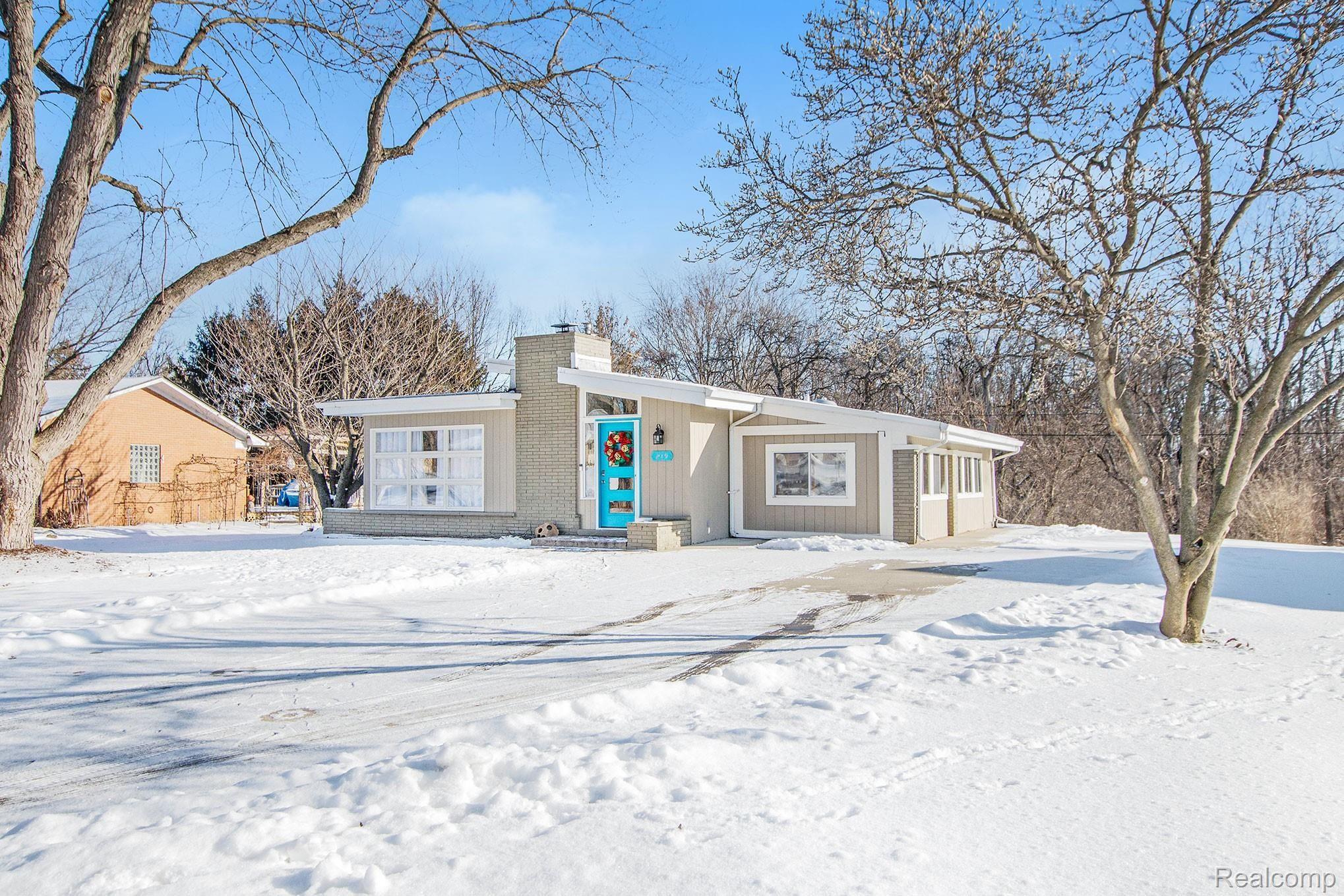 219 Brook Drive Romeo, MI 48065 - Photo 1 of 31 IMG_0050.jpg