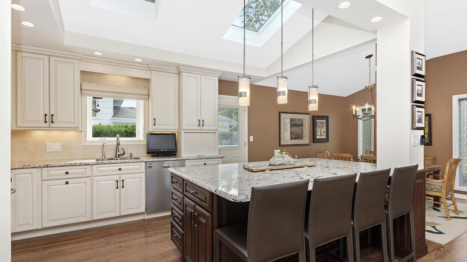 411 Sumac Road Highland Park, IL 60035 - Photo 5 of 22