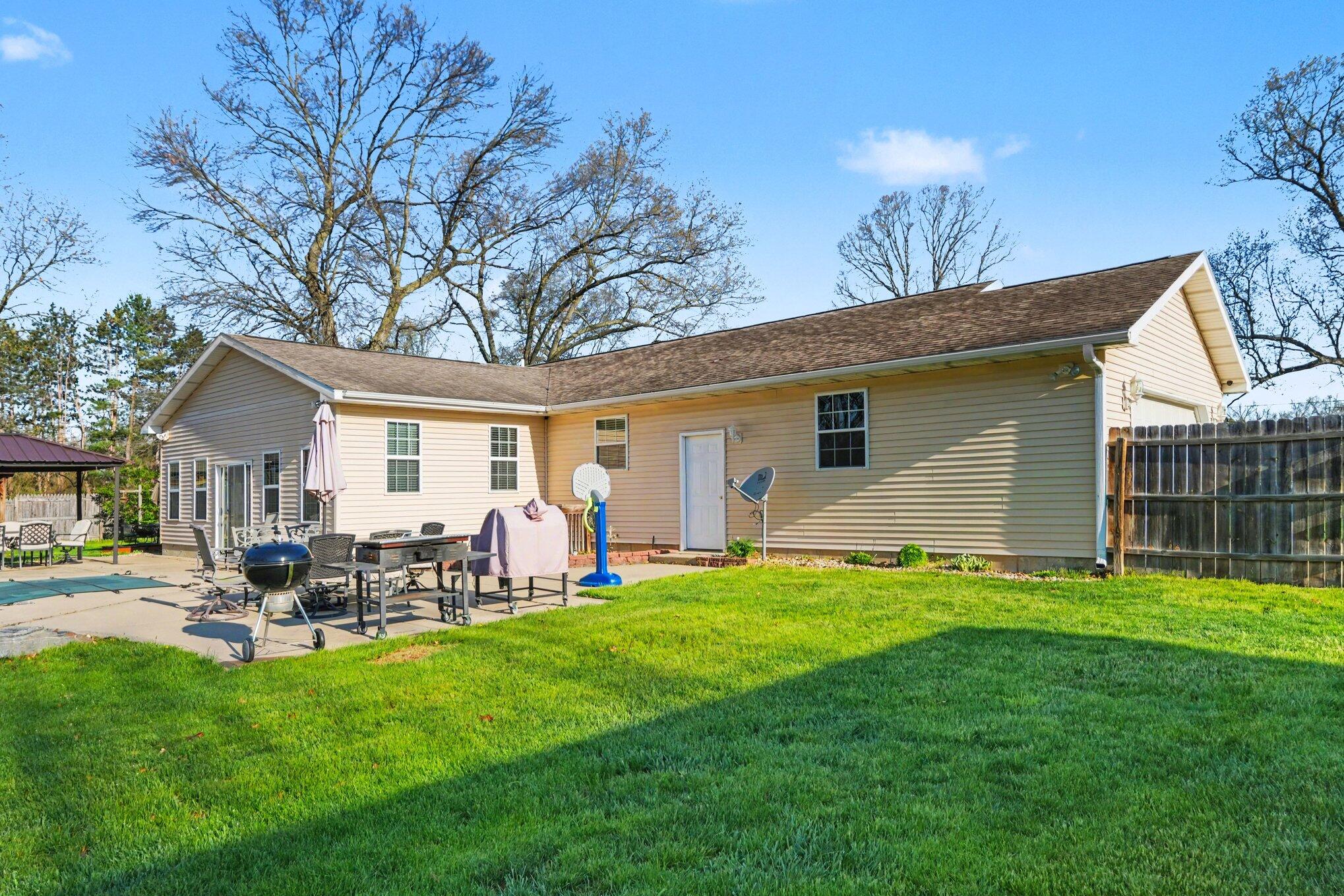 23803 Evan Street Cassopolis, MI 49031 - Photo 36 of 45 037_file_9016