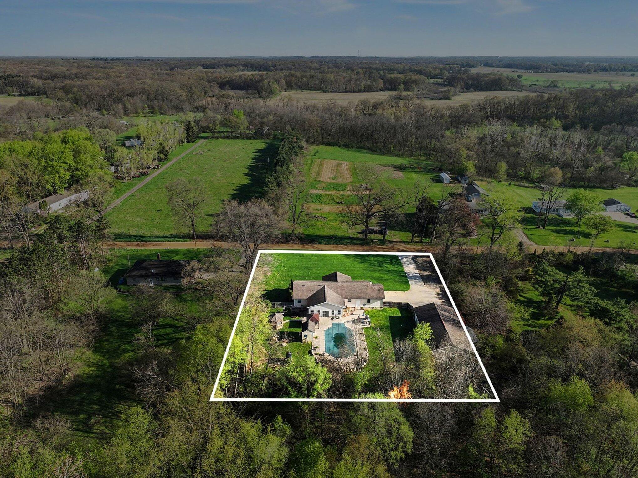 23803 Evan Street Cassopolis, MI 49031 - Photo 44 of 45 044_file_2371