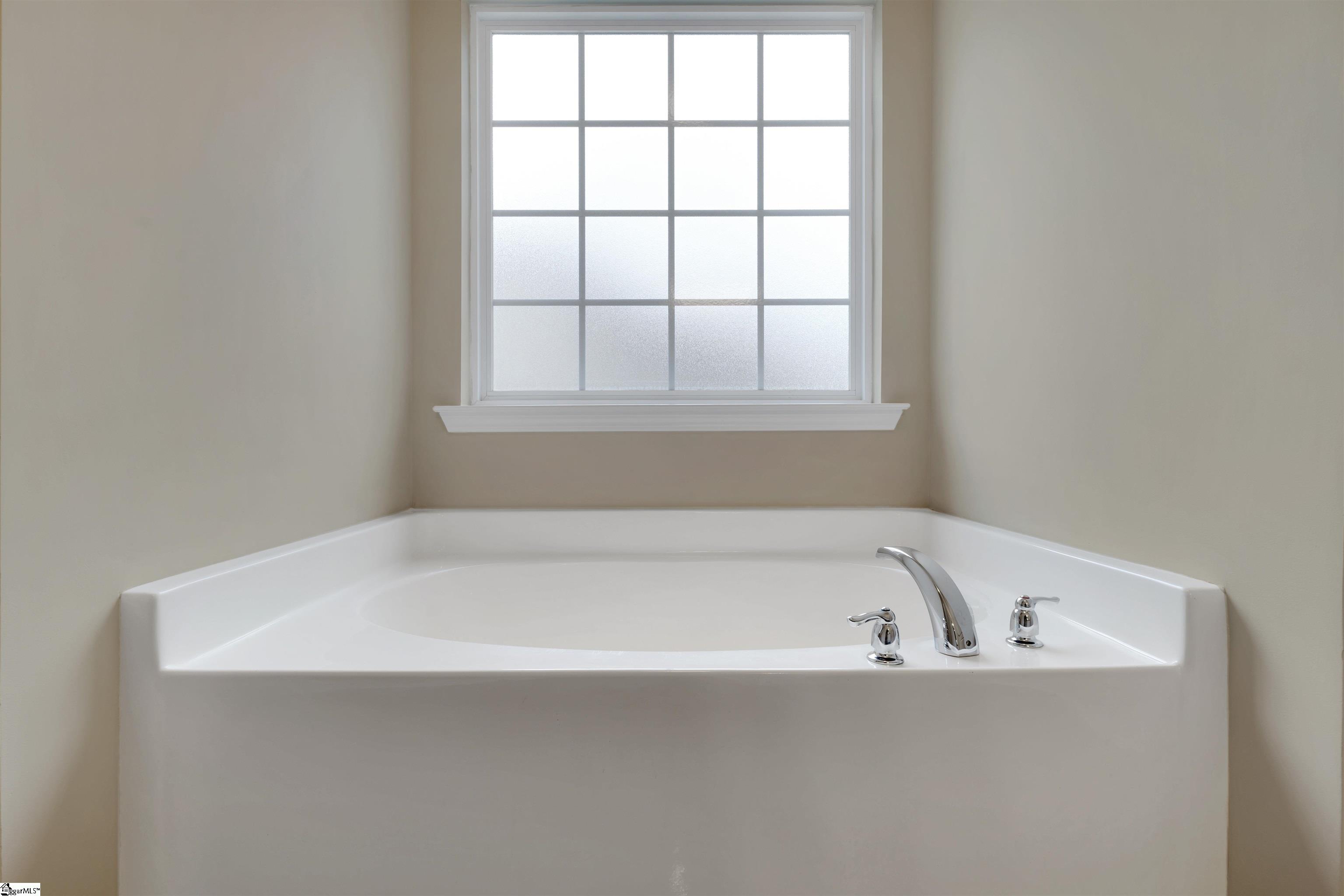 742 Tinder Boiling Springs Boiling Springs, SC 29316 - Photo 12 of 18 Gallery Image 12