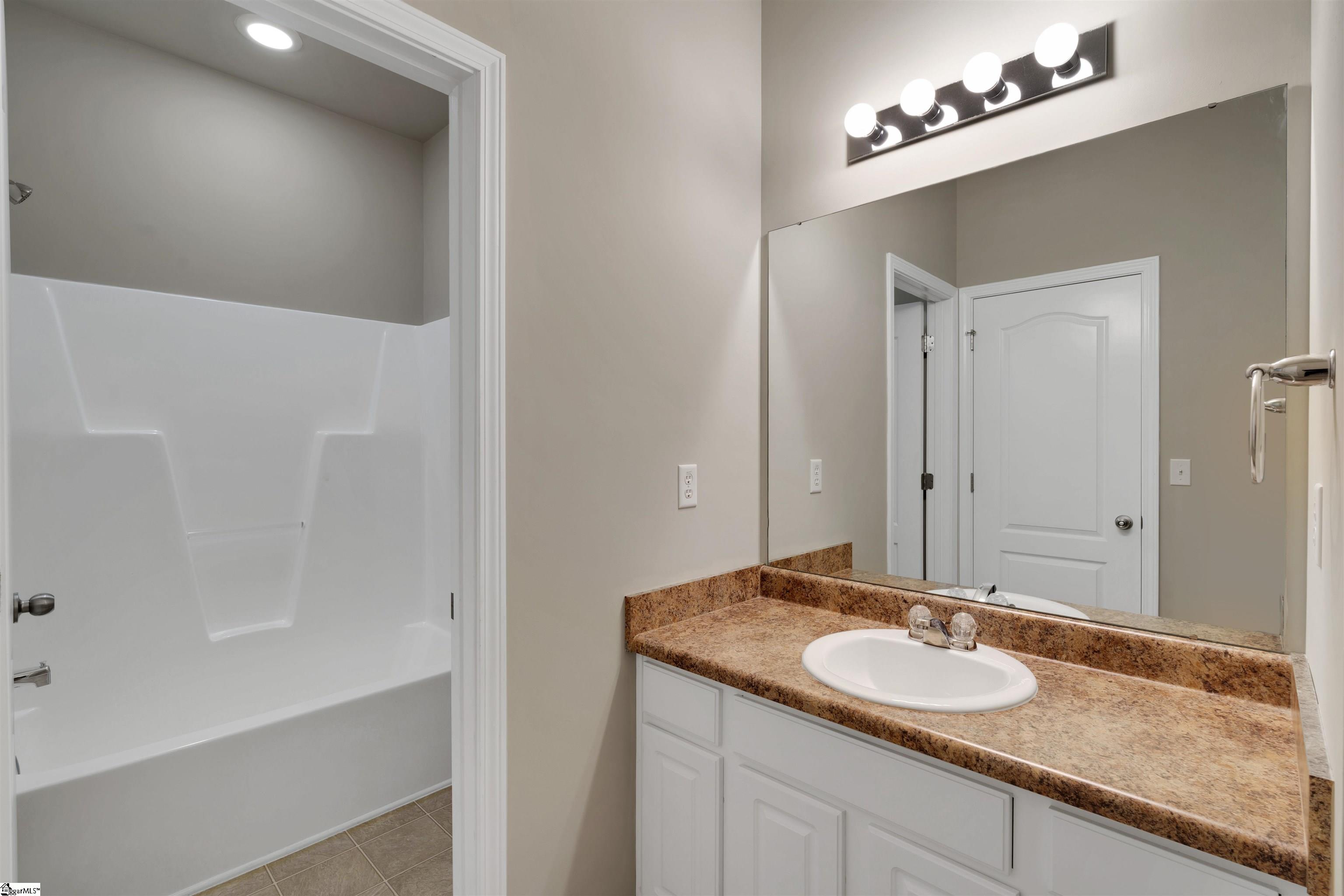 742 Tinder Boiling Springs Boiling Springs, SC 29316 - Photo 15 of 18 Gallery Image 15