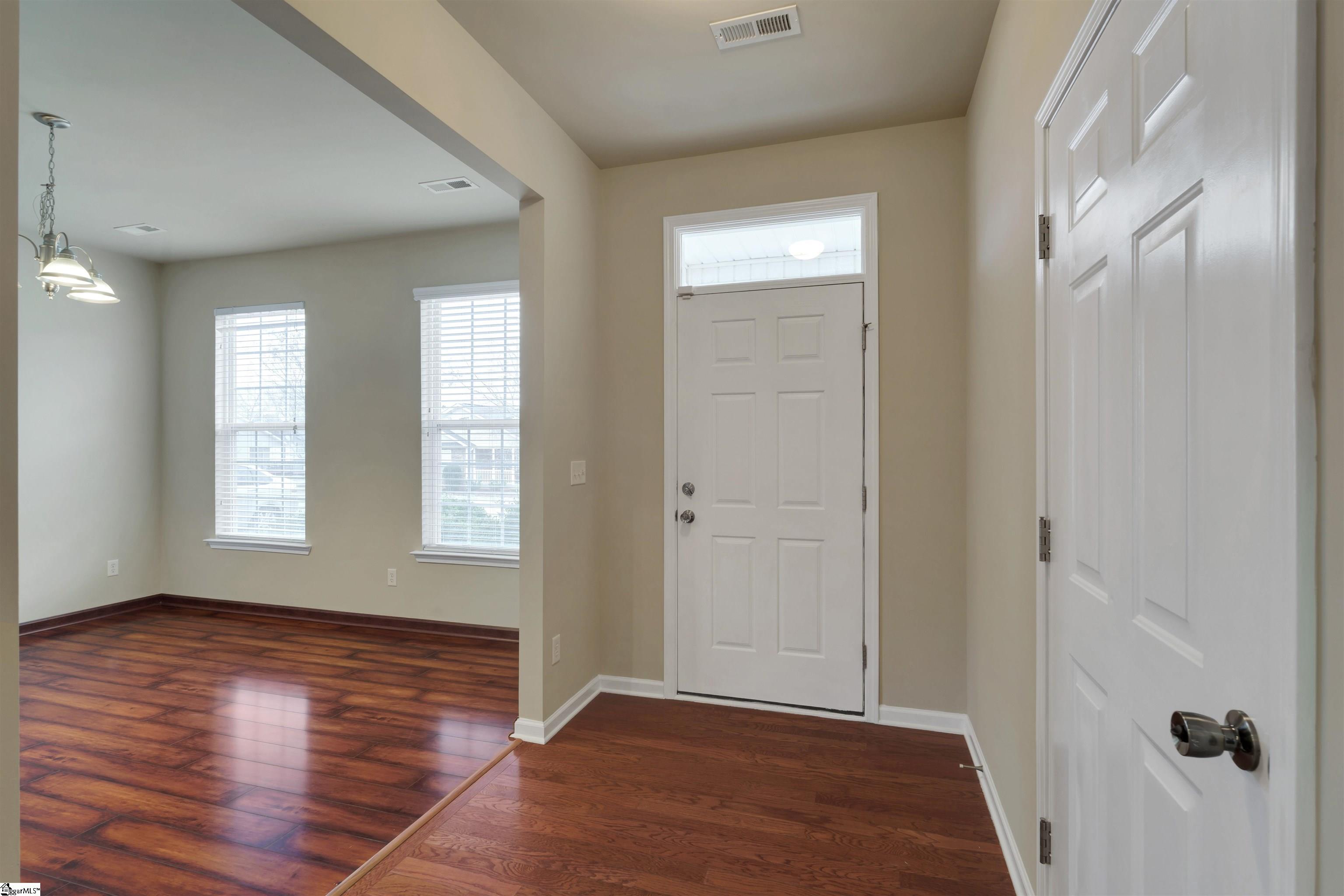 742 Tinder Boiling Springs Boiling Springs, SC 29316 - Photo 3 of 18 Gallery Image 3
