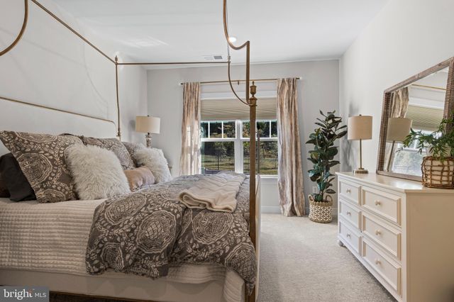 $799,900 | 329 Ponds Edge Drive, Media, PA 19063