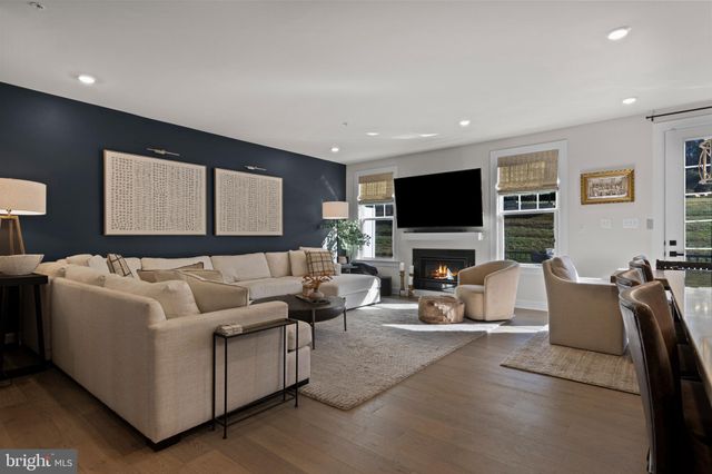 $799,900 | 329 Ponds Edge Drive, Media, PA 19063