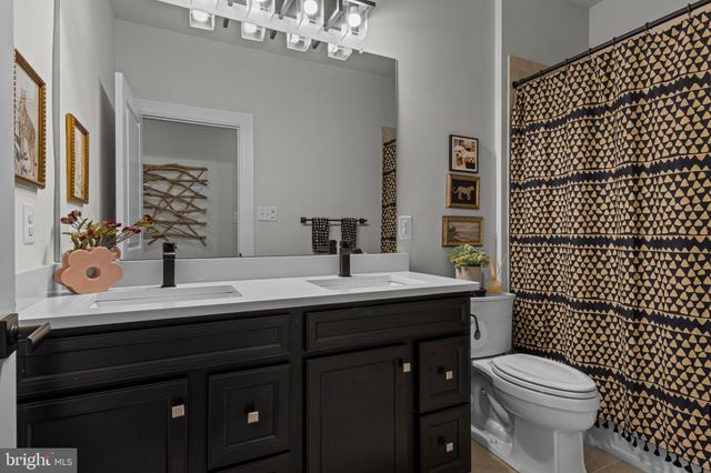 $799,900 | 329 Ponds Edge Drive, Media, PA 19063