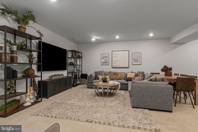 $799,900 | 329 Ponds Edge Drive, Media, PA 19063