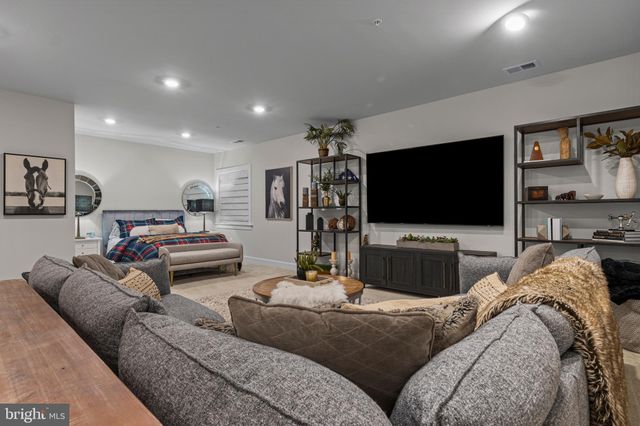 $799,900 | 329 Ponds Edge Drive, Media, PA 19063