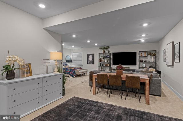 $799,900 | 329 Ponds Edge Drive, Media, PA 19063