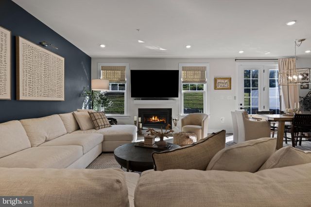 $799,900 | 329 Ponds Edge Drive, Media, PA 19063