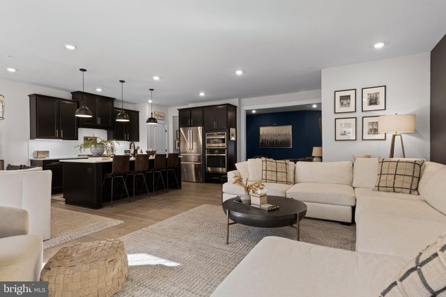 $799,900 | 329 Ponds Edge Drive, Media, PA 19063