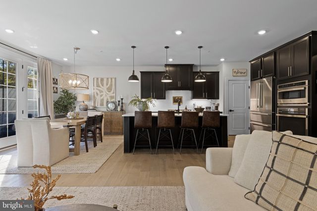 $799,900 | 329 Ponds Edge Drive, Media, PA 19063