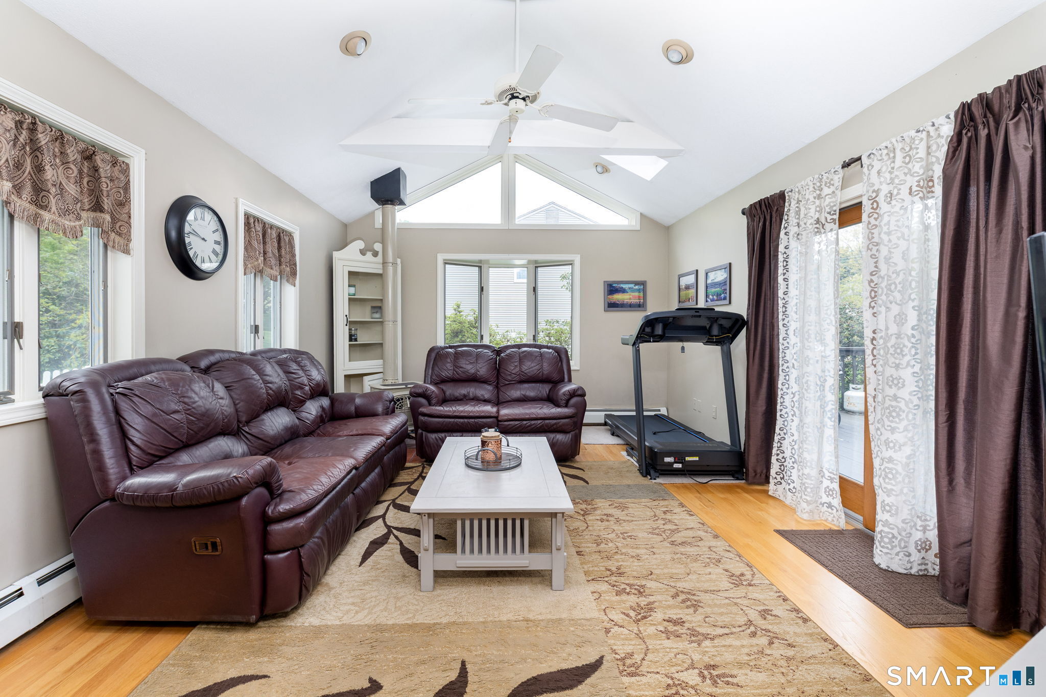 273 Dix Road Wethersfield, CT 06109 - Photo 13 of 40