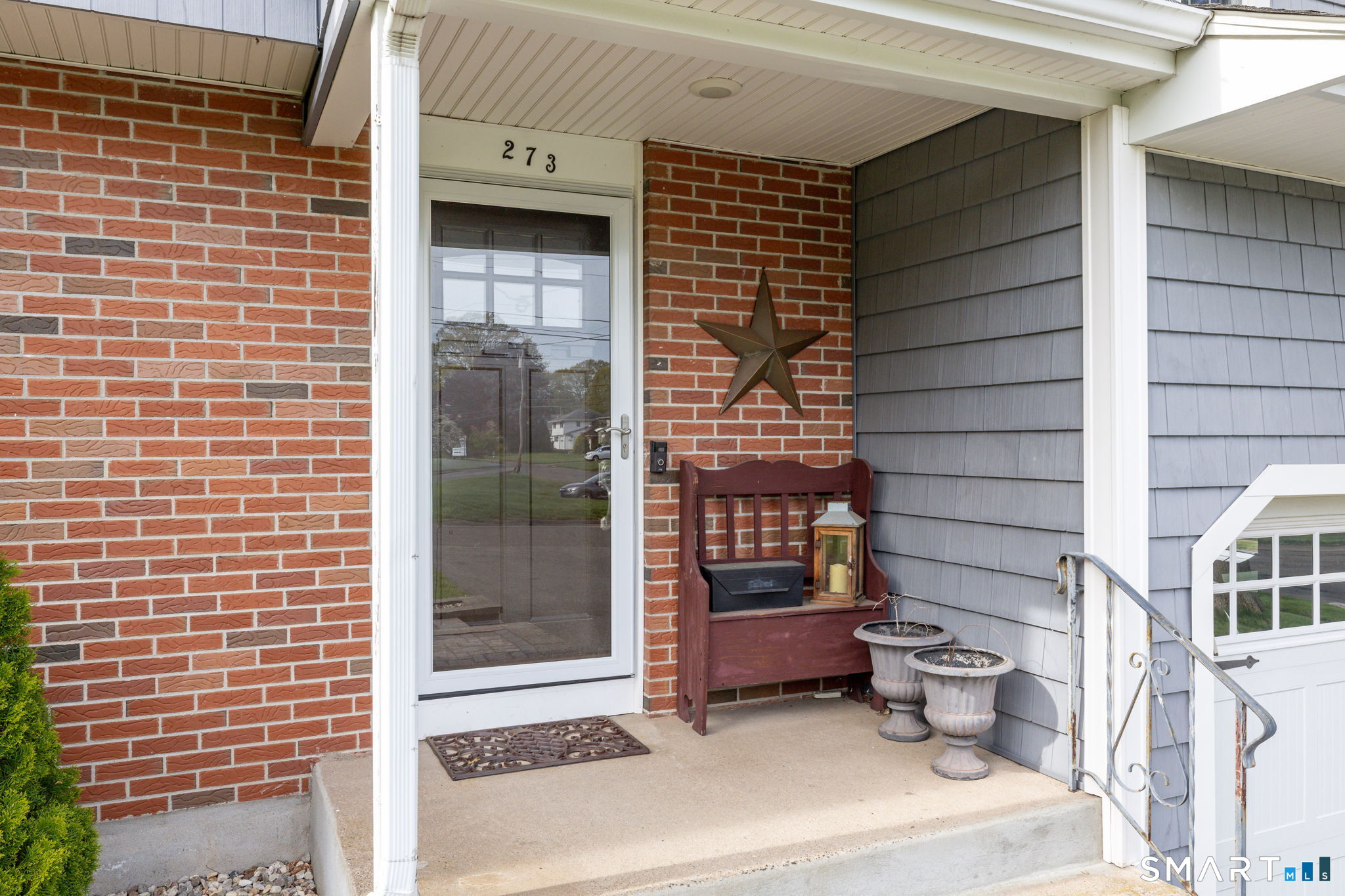 273 Dix Road Wethersfield, CT 06109 - Photo 2 of 40