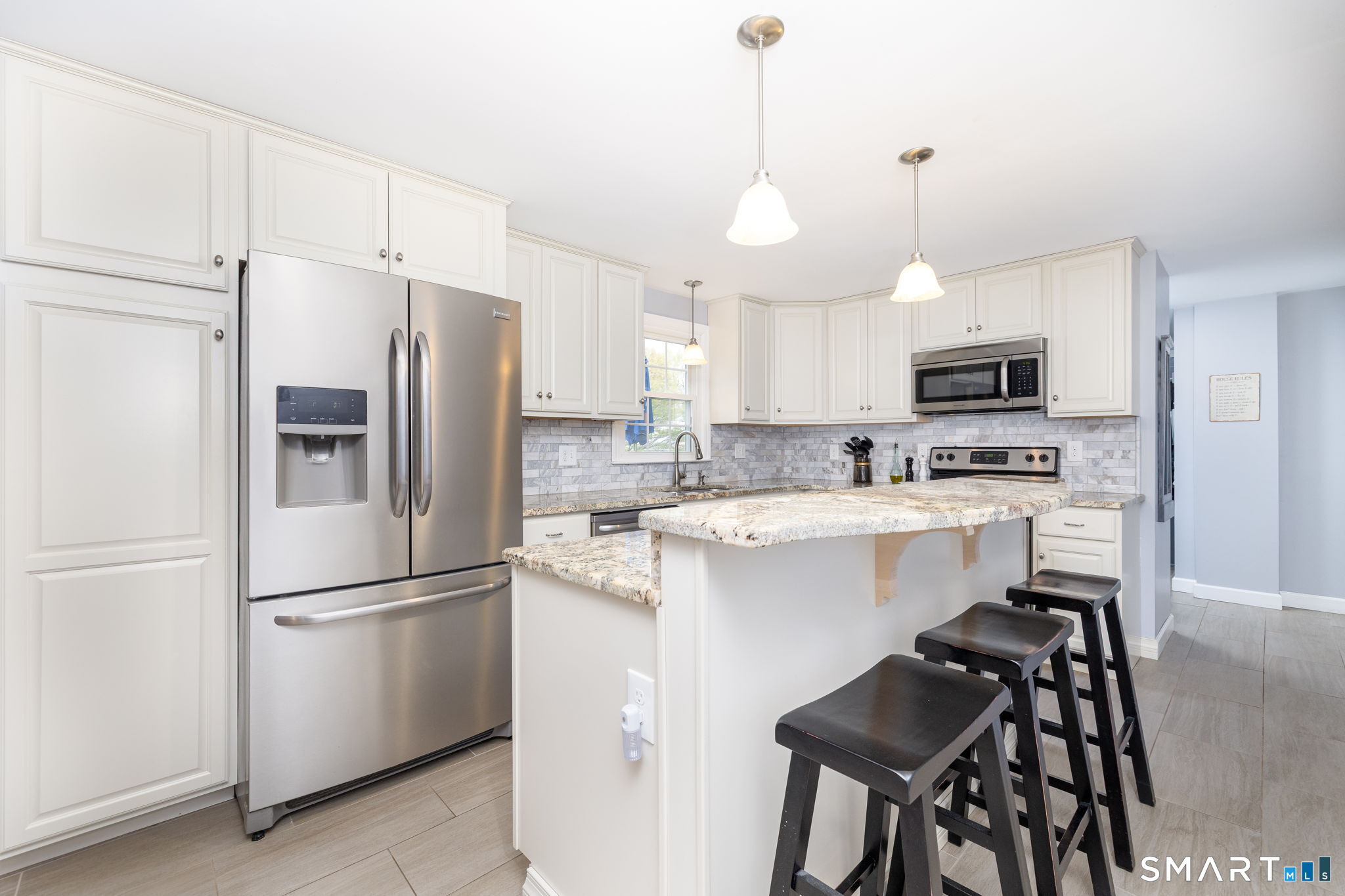 273 Dix Road Wethersfield, CT 06109 - Photo 8 of 40