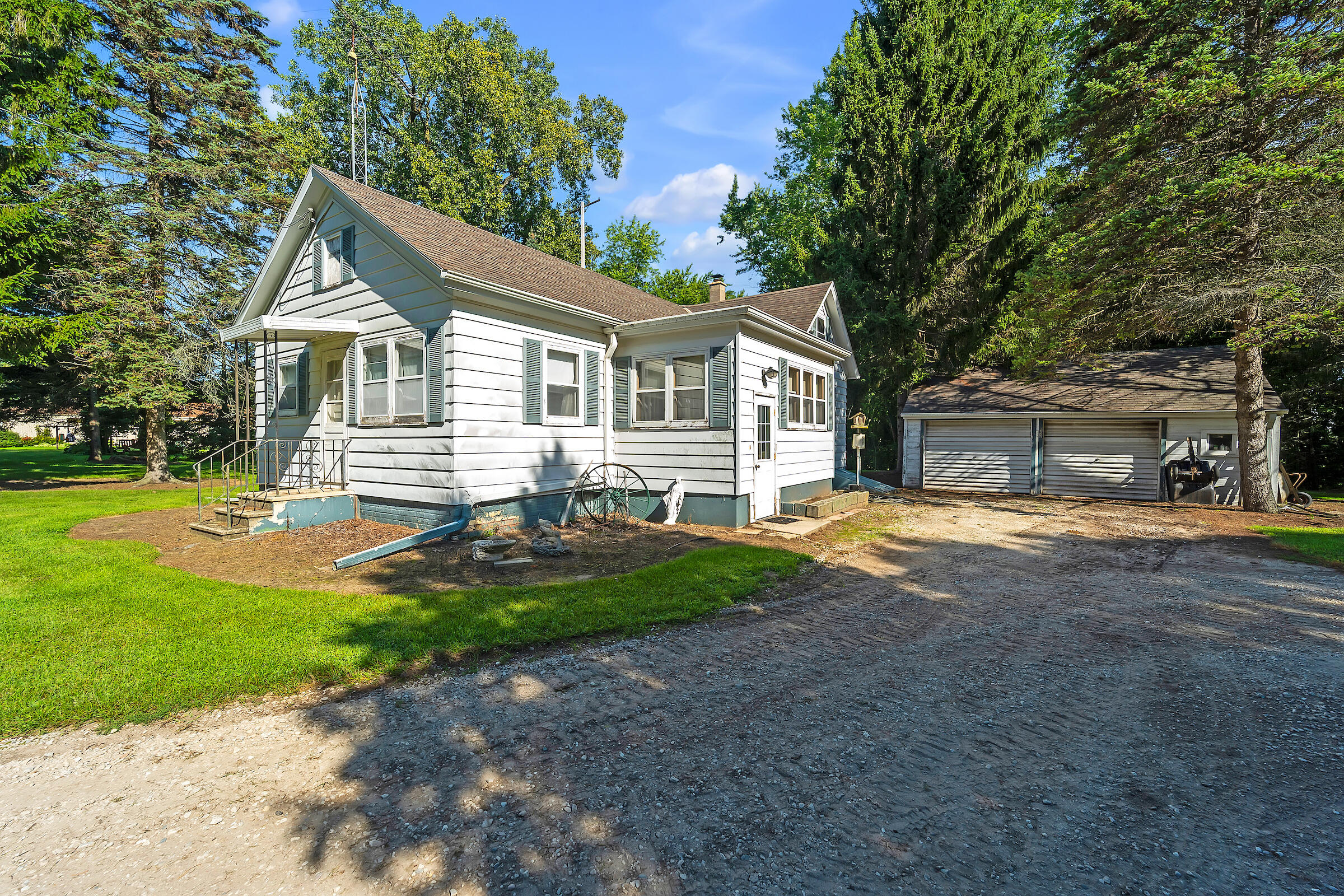 332 4 Mile Road Caledonia, WI 53402 - Photo 14 of 25 DSC01089