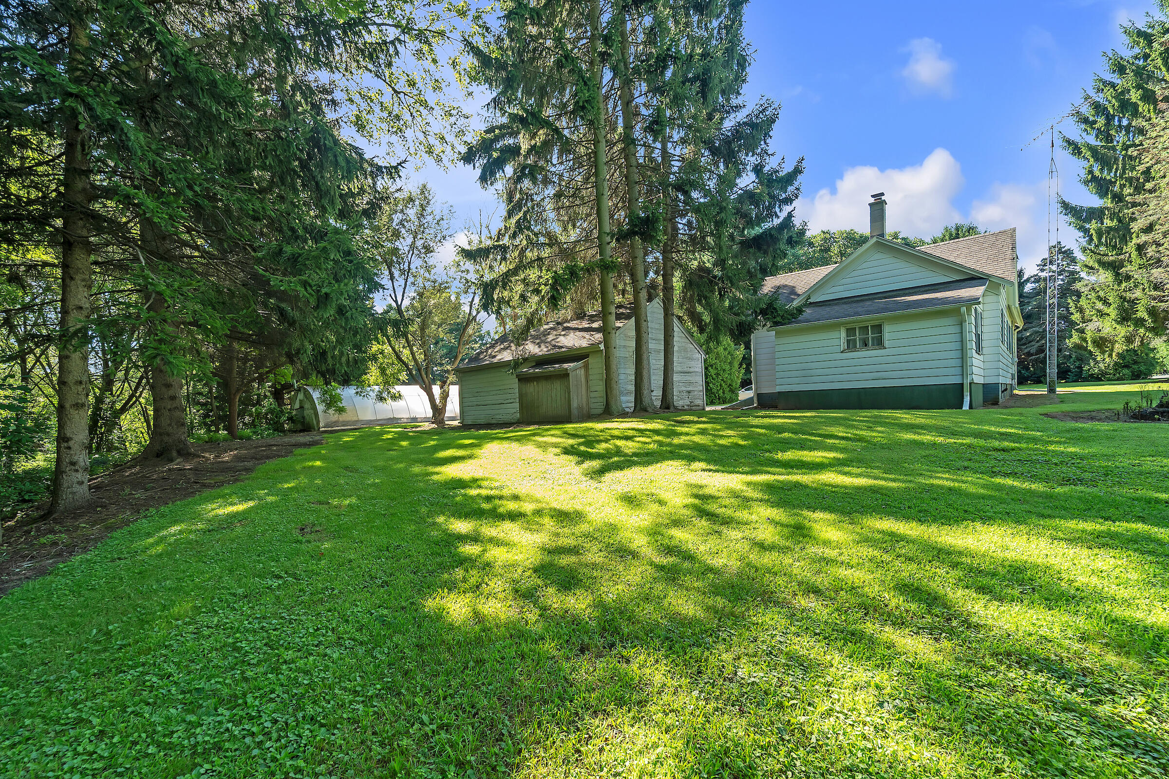 332 4 Mile Road Caledonia, WI 53402 - Photo 17 of 25 DSC01079