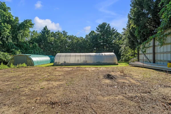 $1,100,000 | 332 4 Mile Road, Caledonia, WI 53402