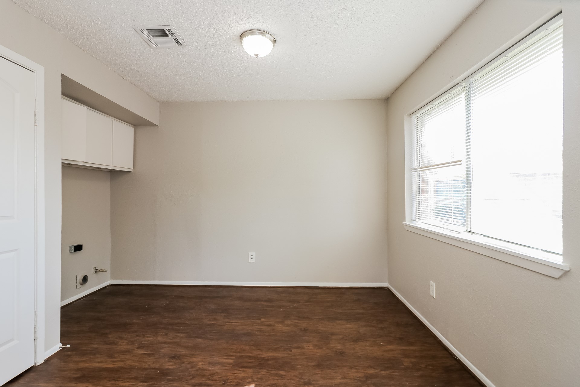 5139 Wickview Lane Houston, TX 77053 - Photo 6 of 16