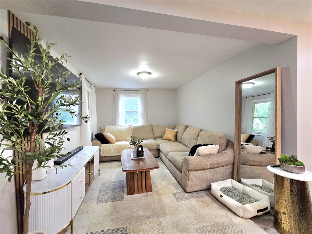 81 Limerick Street Gardner, MA 01440 - Photo 20 of 42