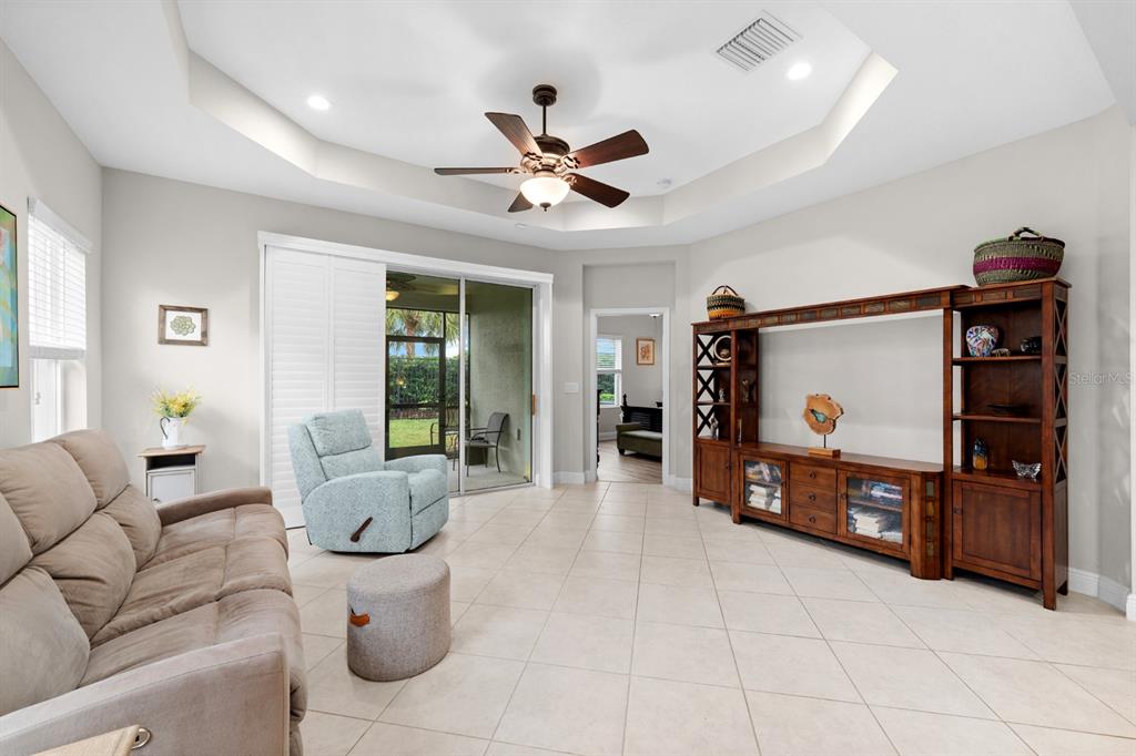 13542 Circa Crossing Drive Lithia, FL 33547 - Photo 7 of 25 Gallery Image 7