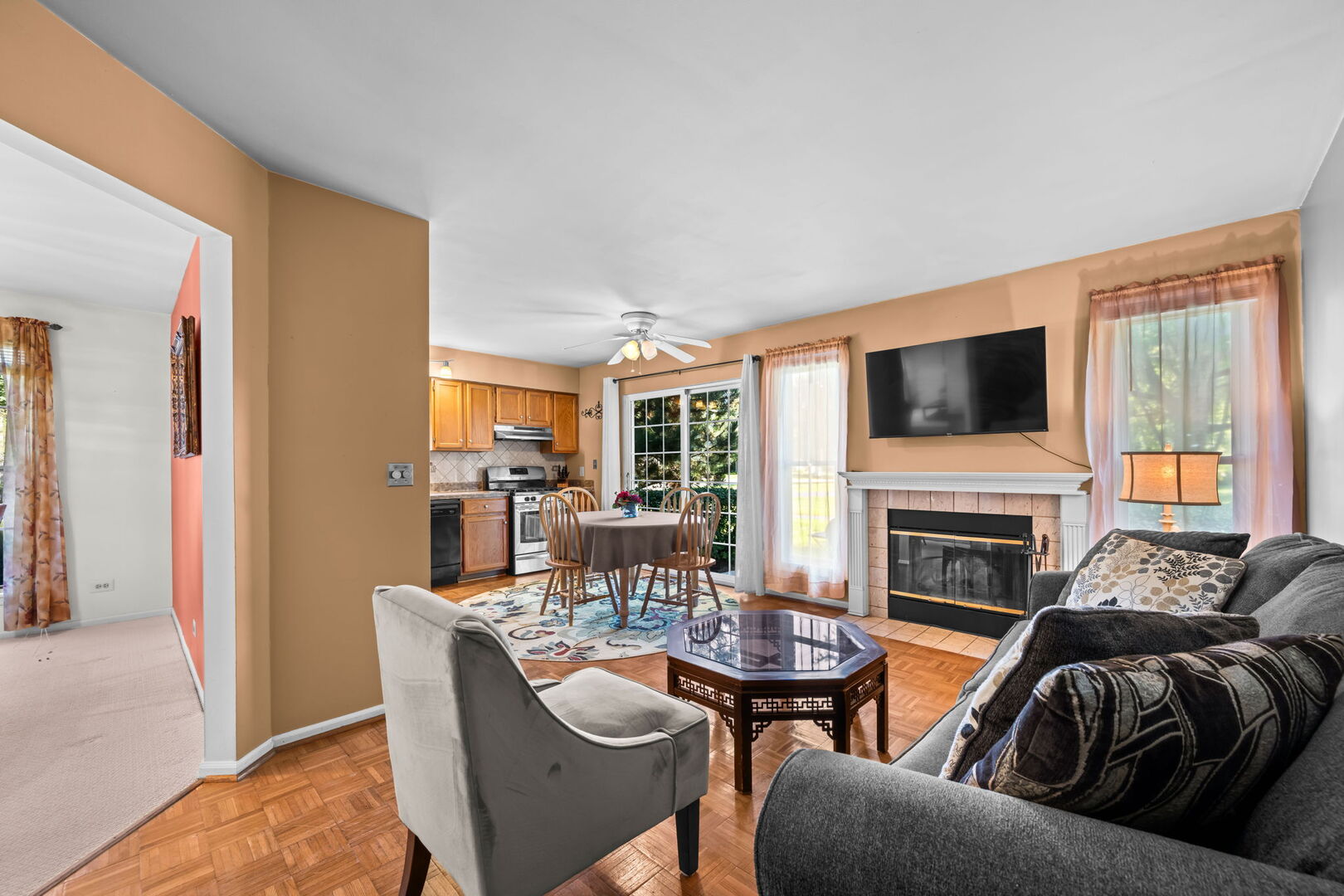 1343 Ridgefield Circle Carol Stream, IL 60188 - Photo 6 of 20 Gallery Image 6