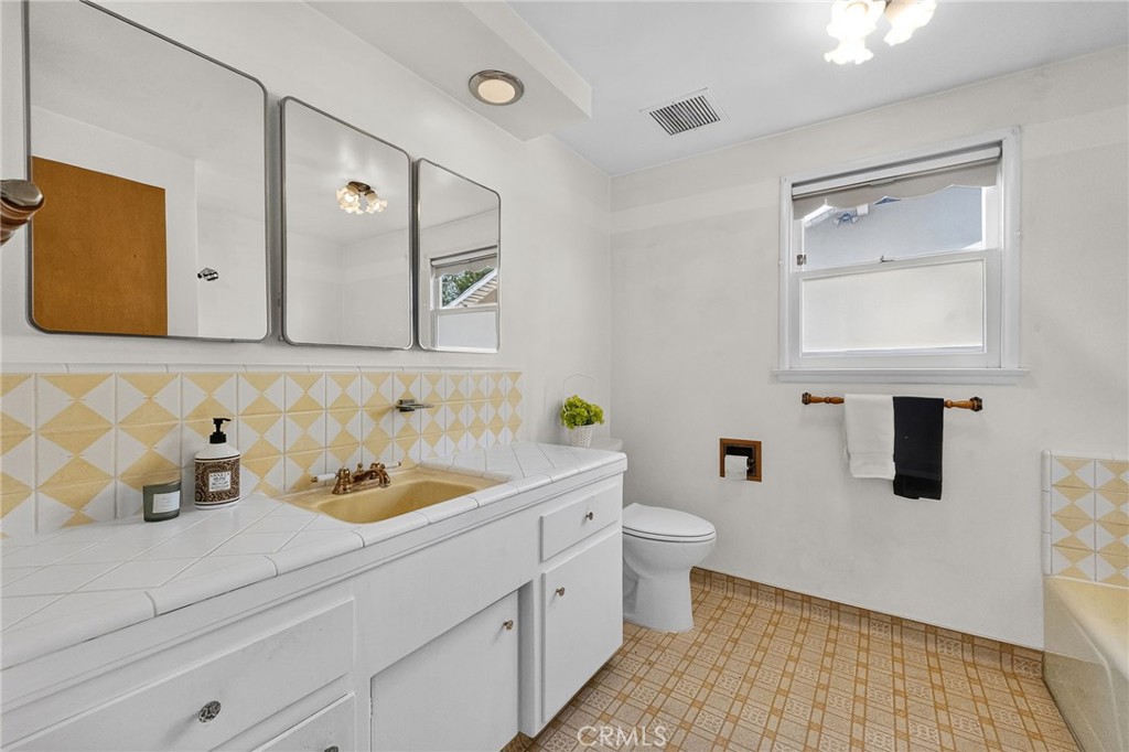 9470-9472 Foster Road Bellflower, CA 90706 - Photo 21 of 61