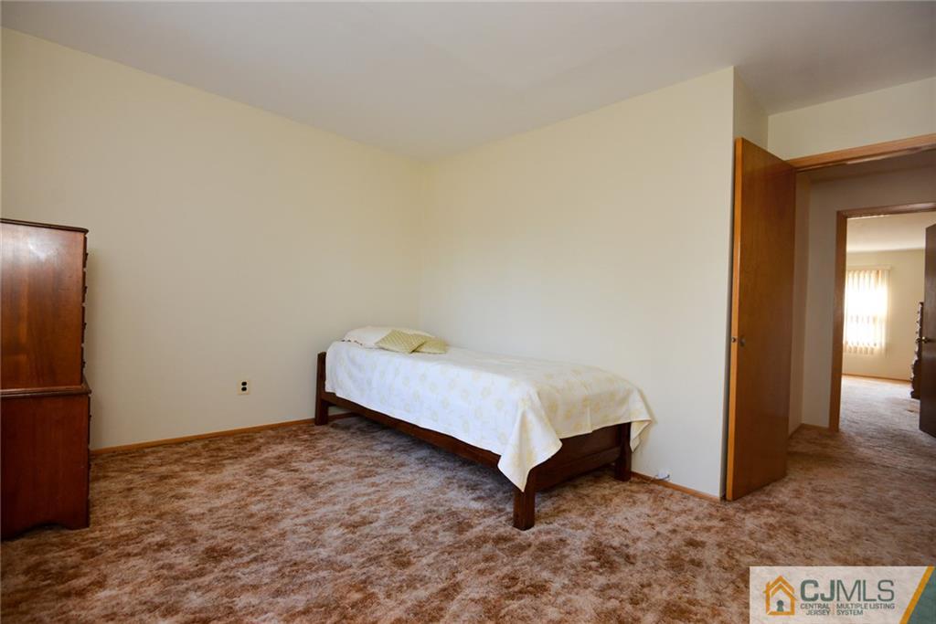 225 Old Forge Road Monroe Township, NJ 08831 - Photo 12 of 25 Gallery Image 12