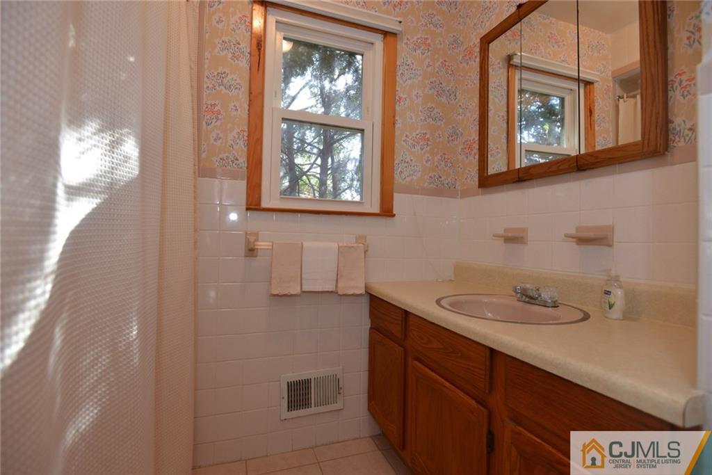 225 Old Forge Road Monroe Township, NJ 08831 - Photo 17 of 25 Gallery Image 17