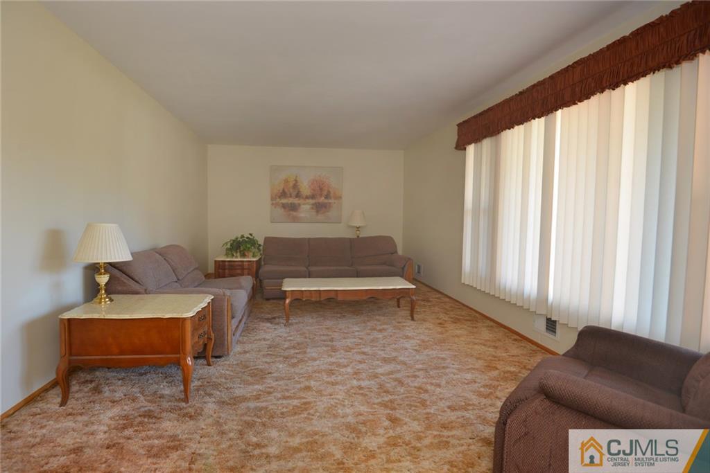 225 Old Forge Road Monroe Township, NJ 08831 - Photo 5 of 25 Gallery Image 5