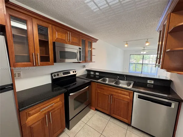 $1,975 | 9893 Nob Hill Lane, Unit 9893, Sunrise, FL 33351