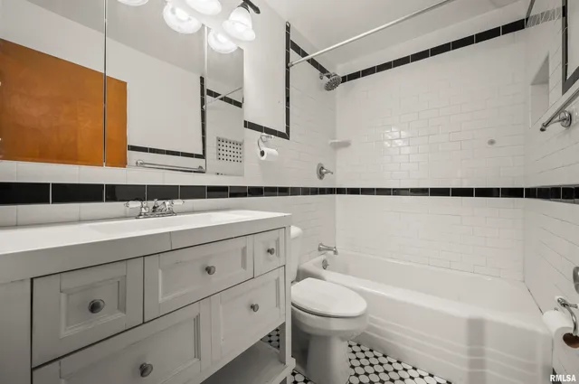 $113,999 | 6 Dirksen Court, Pekin, IL 61554