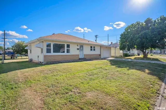 $113,999 | 6 Dirksen Court, Pekin, IL 61554