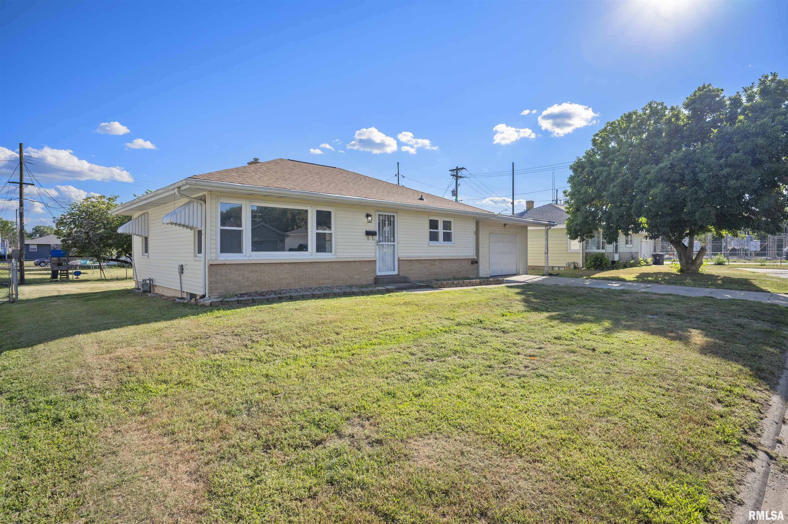 6 Dirksen Court Pekin, IL 61554 - Photo 2 of 36