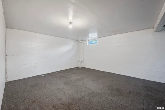 $113,999 | 6 Dirksen Court, Pekin, IL 61554