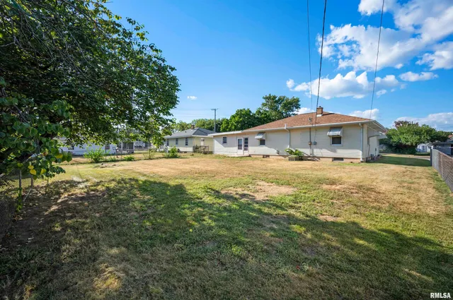 $113,999 | 6 Dirksen Court, Pekin, IL 61554