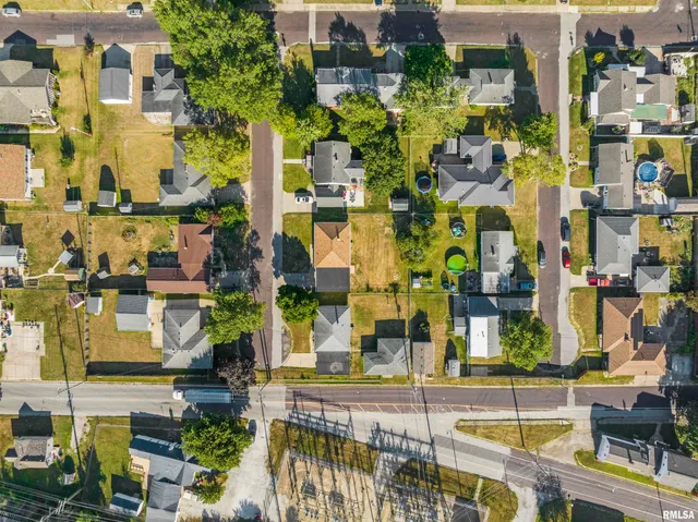 $113,999 | 6 Dirksen Court, Pekin, IL 61554