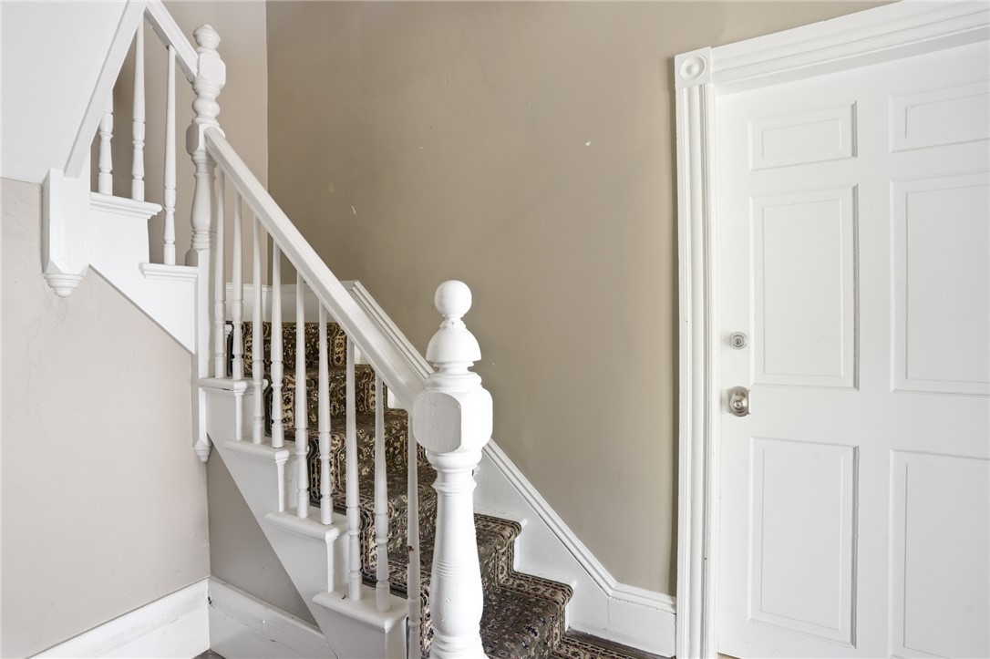 192 Washington Road Barrington, RI 02806 - Photo 4 of 37