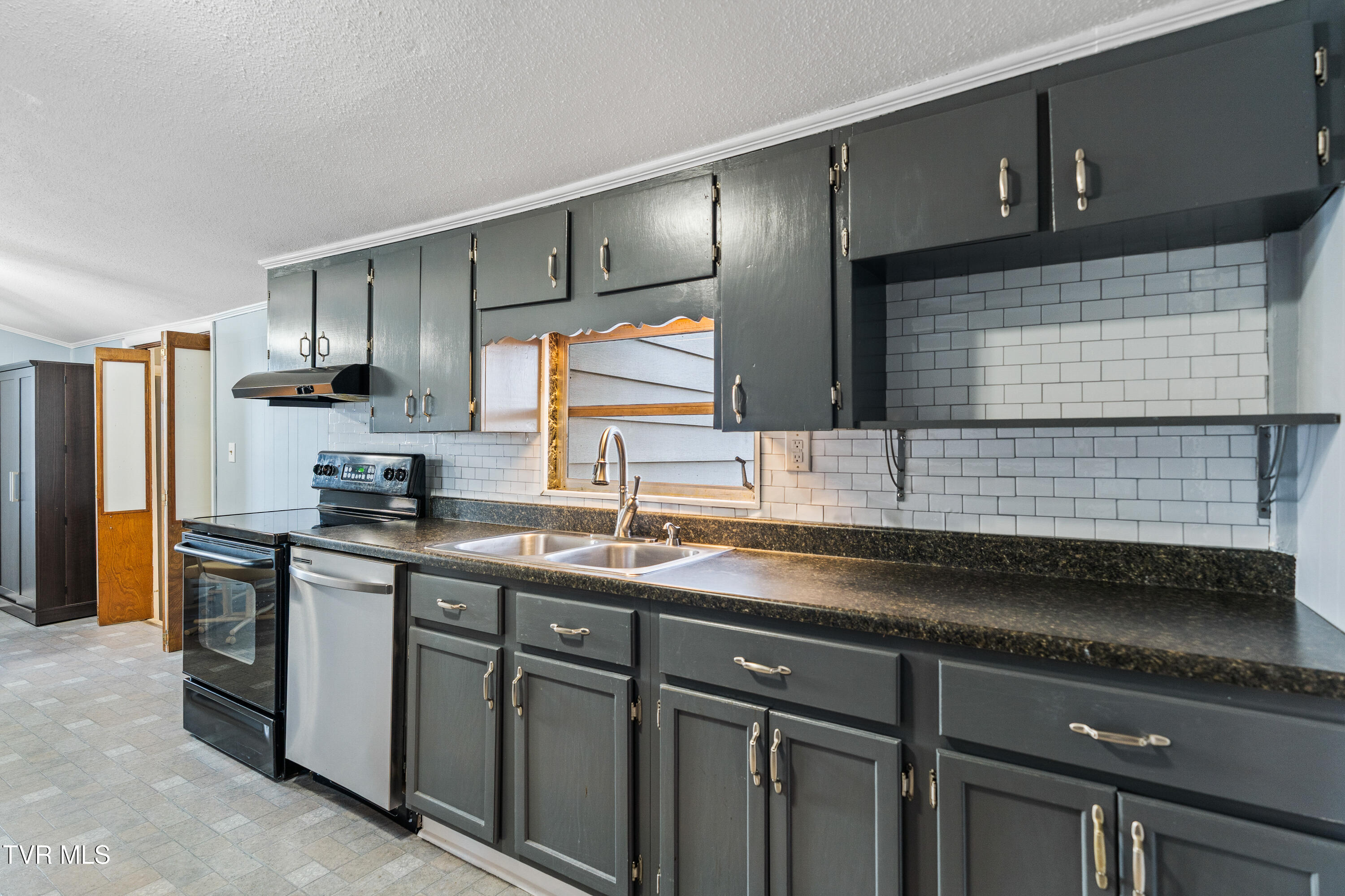 215 Meadow Lane Greeneville, TN 37745 - Photo 12 of 38 DSC09938