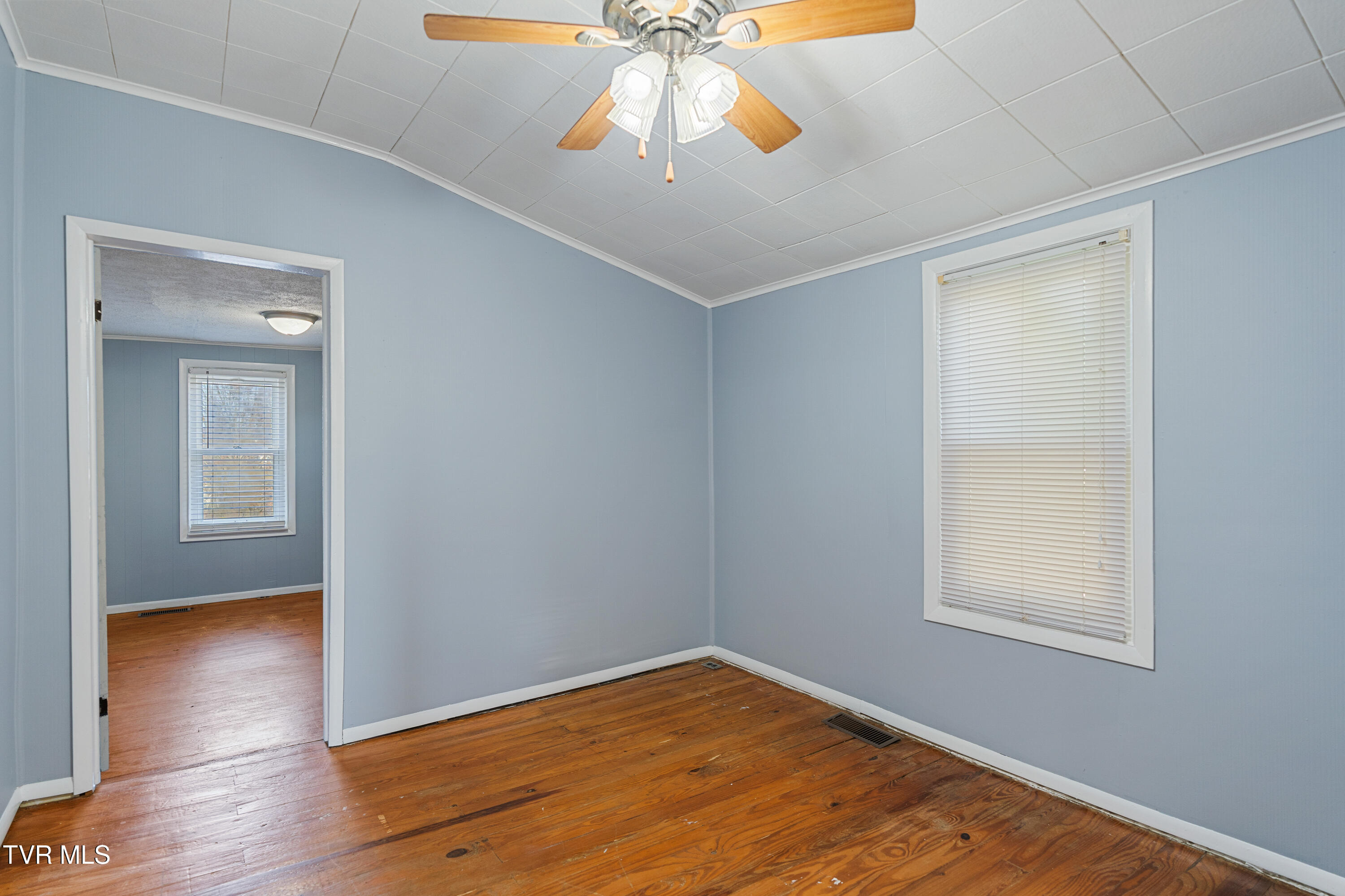 215 Meadow Lane Greeneville, TN 37745 - Photo 4 of 38 DSC09914