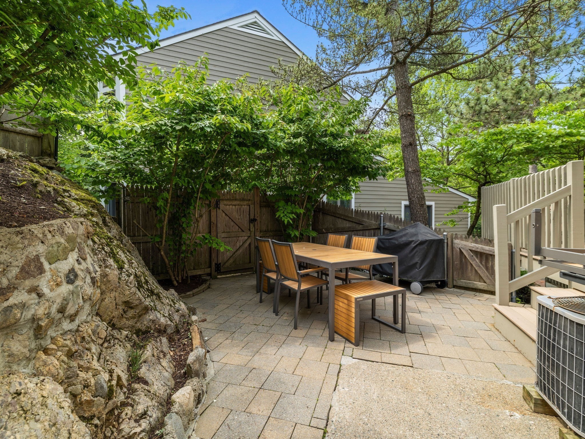 2 Benjamin Place, Unit 2 Brookline, MA 02467 - Photo 33 of 37 Gallery Image 33