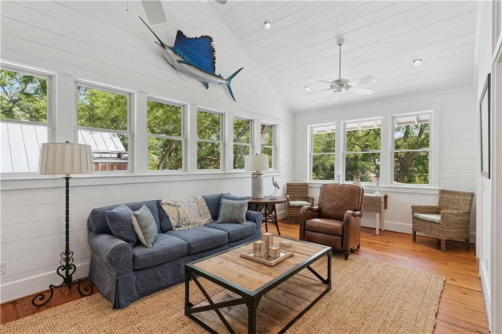 4316 5th Street St. Simons Island, GA 31522 - Photo 28 of 58 Upstairs gathering area