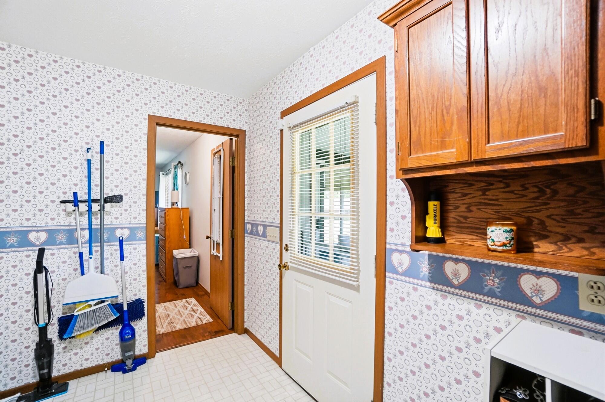 1143 Armsgate Road Springfield, OH 45503 - Photo 36 of 52